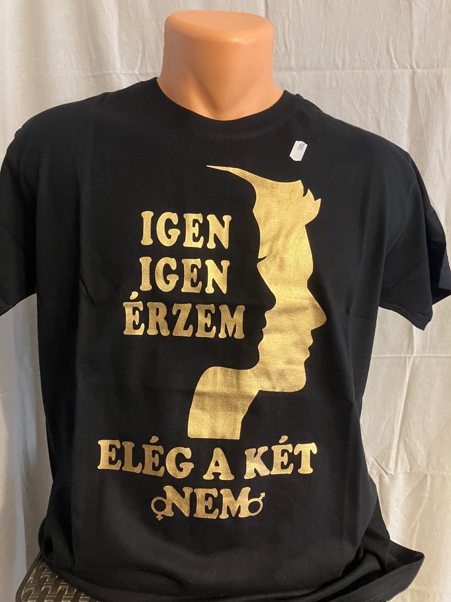 FÉRFI FEKETE-ARANY PÓLÓ M-MÉRET IGEN IGEN ÉRZEM ELÉG A KÉT NEM