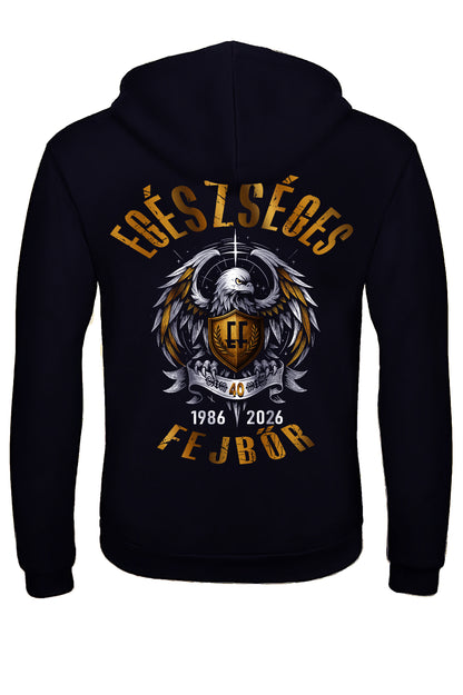 EGÉSZSÉGES FEJBŐR - 40 ÉVES JUBILEUMI KAPUCNIS CIPZÁROS FÉRFI PULÓVER