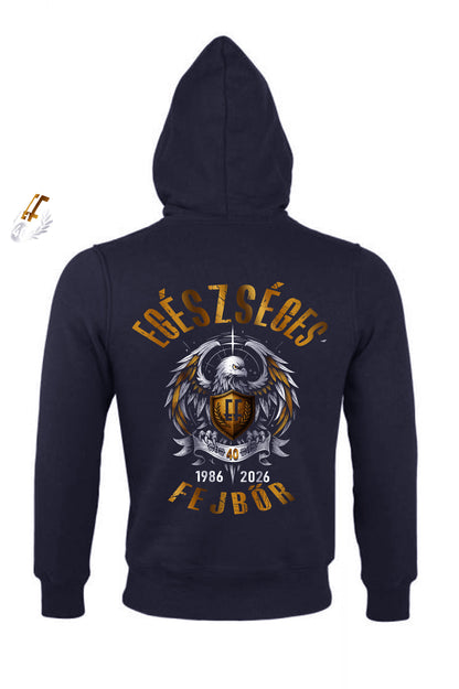 EGÉSZSÉGES FEJBŐR - 40 ÉVES JUBILEUMI SHERPA BÉLÉSŰ KAPUCNI CIPZÁROS FÉRFI PULÓVER