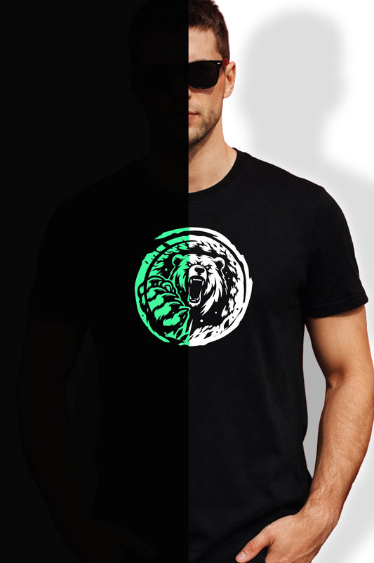 SÖTÉTBEN VILÁGÍTÓ TOMBOLÓ MEDVE  FÉRFI ÉS NŐI PÓLÓ